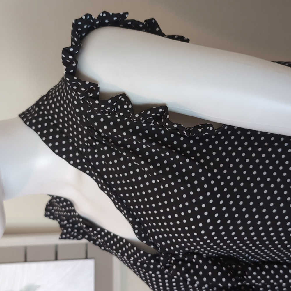 Jon & Anna Contemporary Polka Dot Black&White Flutter Sleeve Tie Front SzM EUC